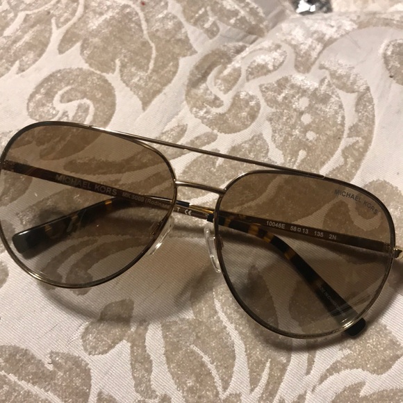 Authentic Michael Kors aviator sunglasses - Picture 4 of 6